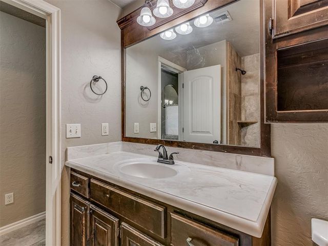 529 Whispering Oaks Boulevard, Moore, OK 73160