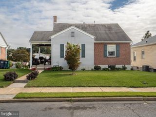 2148 READING AVE, Reading, PA 19609