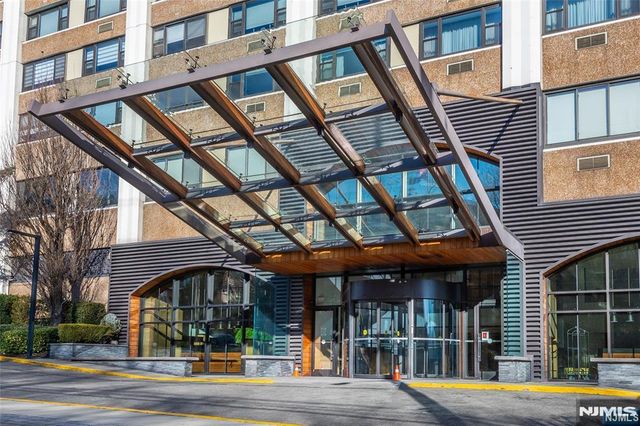 250 Gorge Road 18K, Cliffside Park, NJ 07010