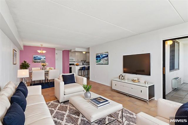 250 Gorge Road 18K, Cliffside Park, NJ 07010