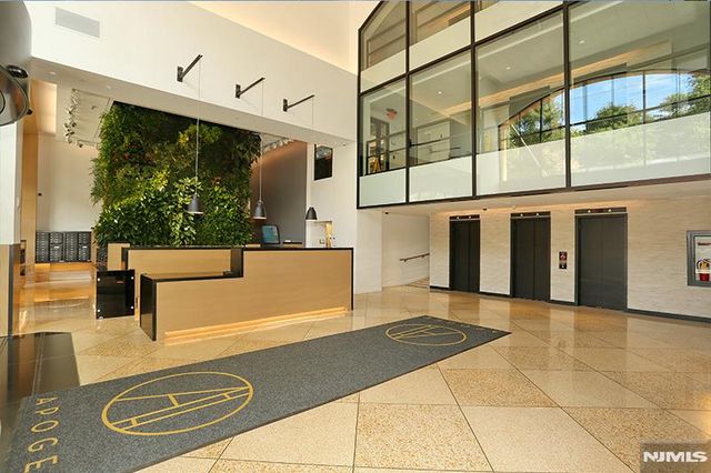 250 Gorge Road 18K, Cliffside Park, NJ 07010