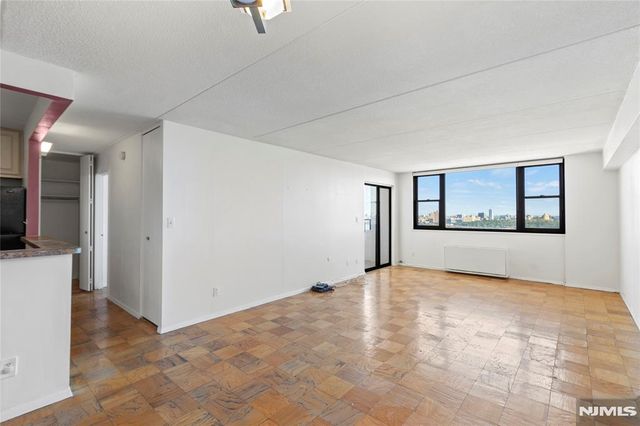 250 Gorge Road 18K, Cliffside Park, NJ 07010