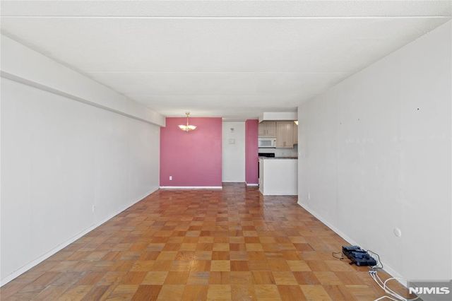 250 Gorge Road 18K, Cliffside Park, NJ 07010