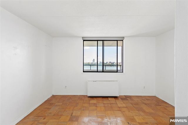 250 Gorge Road 18K, Cliffside Park, NJ 07010