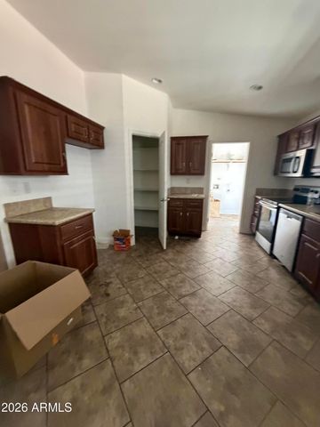 5747 W Missouri Avenue 32, Glendale, AZ 85301