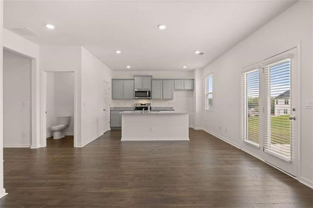 186 Aster Avenue, Locust Grove, GA 30248