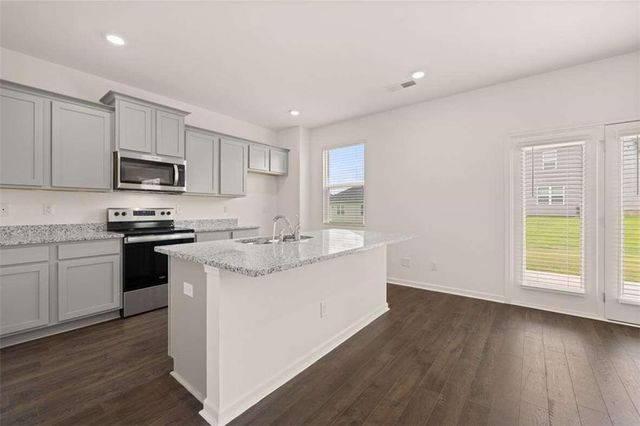 186 Aster Avenue, Locust Grove, GA 30248