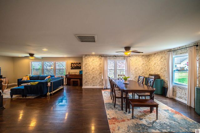 726 Woodland Dr, Paducah, KY 42001