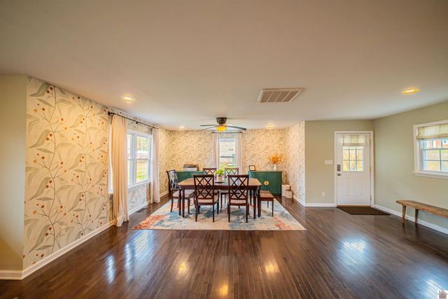 726 Woodland Dr, Paducah, KY 42001