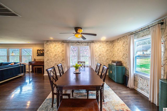 726 Woodland Dr, Paducah, KY 42001