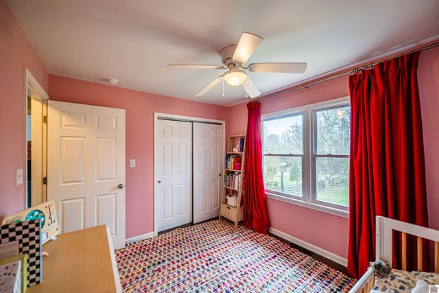 726 Woodland Dr, Paducah, KY 42001