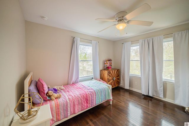 726 Woodland Dr, Paducah, KY 42001