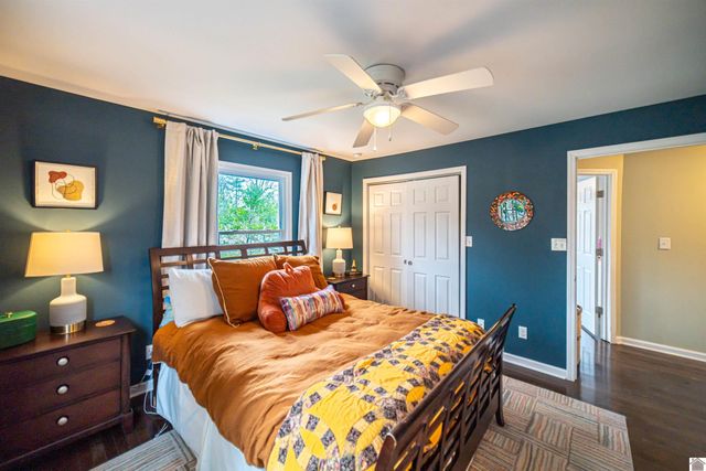 726 Woodland Dr, Paducah, KY 42001