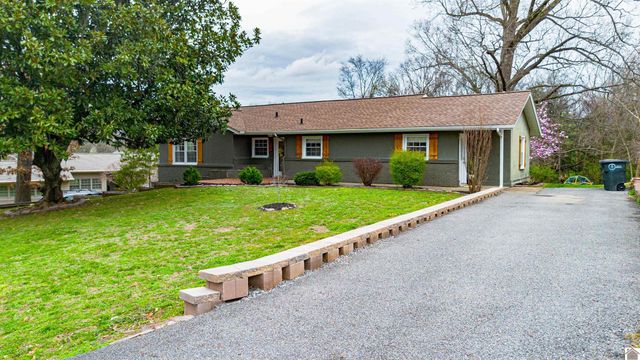 726 Woodland Dr, Paducah, KY 42001