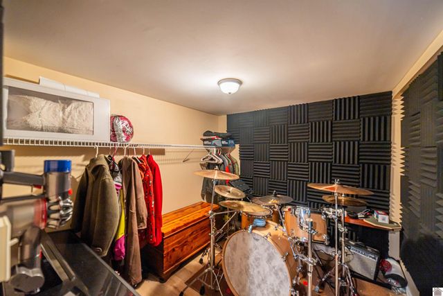 726 Woodland Dr, Paducah, KY 42001