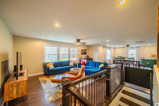 726 Woodland Dr, Paducah, KY 42001