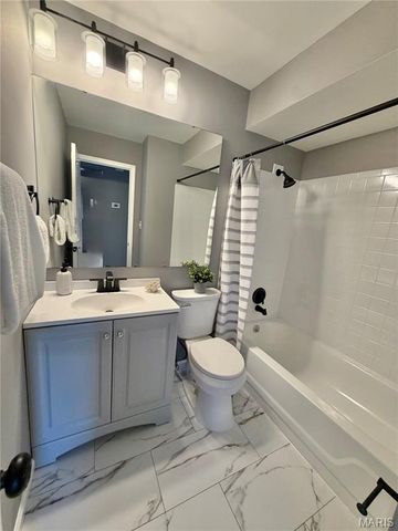 344 Saddle Back Drive, St Louis, MO 63129