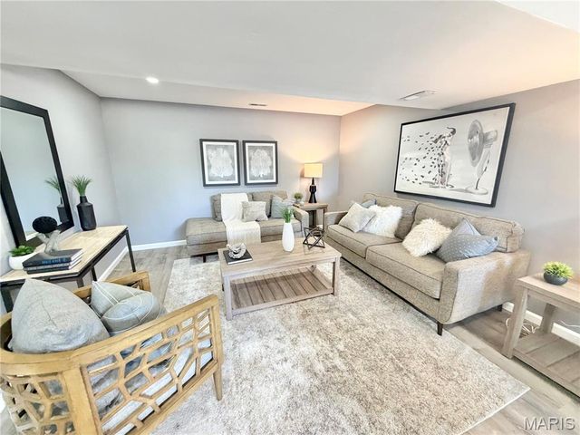 344 Saddle Back Drive, St Louis, MO 63129