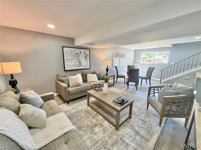 344 Saddle Back Drive, St Louis, MO 63129