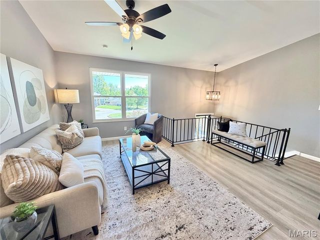 344 Saddle Back Drive, St Louis, MO 63129