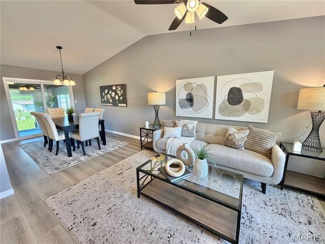 344 Saddle Back Drive, St Louis, MO 63129