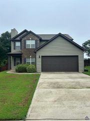 196 Amelia Drive, Byron, GA 31008