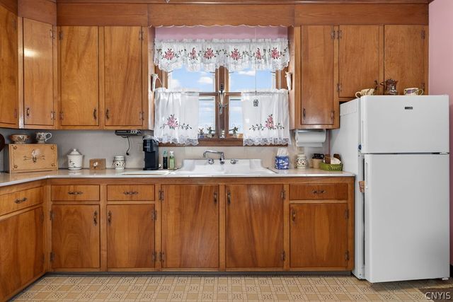210 Freeman Avenue, Geddes, NY 13209