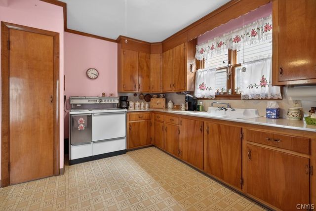 210 Freeman Avenue, Geddes, NY 13209