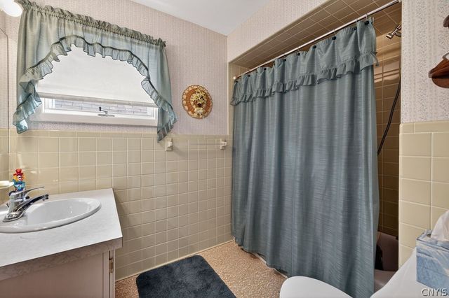 210 Freeman Avenue, Geddes, NY 13209