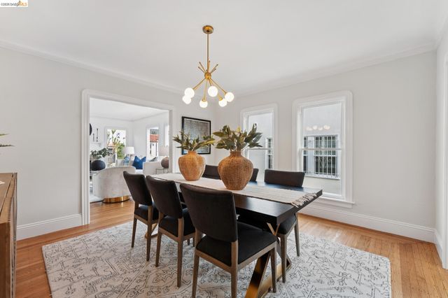 5721 Roberts Ave, Oakland, CA 94605