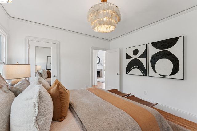 5721 Roberts Ave, Oakland, CA 94605