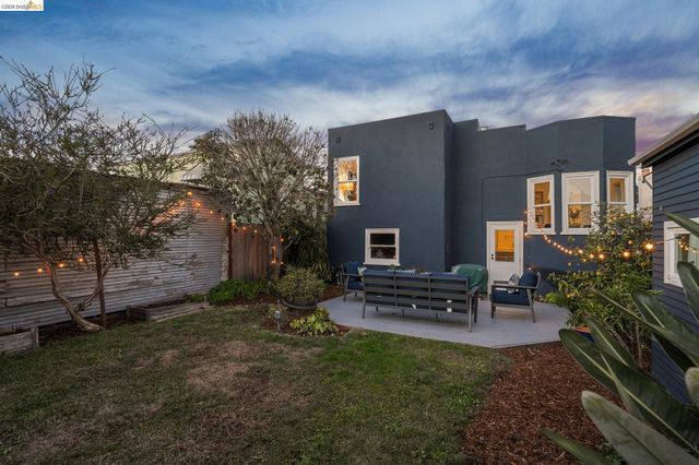 5721 Roberts Ave, Oakland, CA 94605