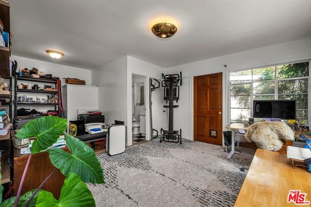 2652 N Beachwood Drive, Los Angeles, CA 90068