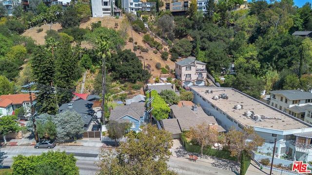 2652 N Beachwood Drive, Los Angeles, CA 90068