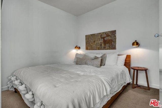 2652 N Beachwood Drive, Los Angeles, CA 90068