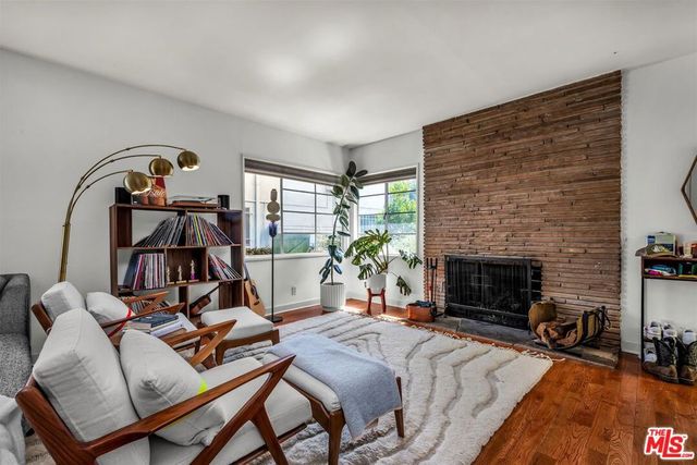 2652 N Beachwood Drive, Los Angeles, CA 90068