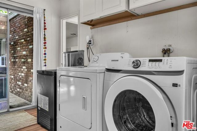 2652 N Beachwood Drive, Los Angeles, CA 90068