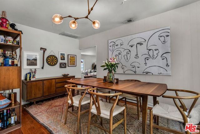 2652 N Beachwood Drive, Los Angeles, CA 90068
