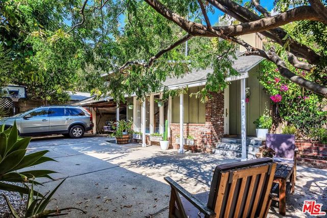 2652 N Beachwood Drive, Los Angeles, CA 90068