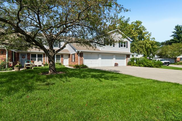 45 Willow Circle, Cary, IL 60013