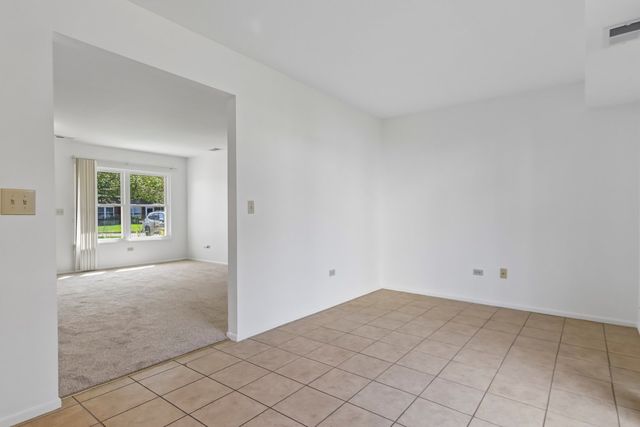 45 Willow Circle, Cary, IL 60013
