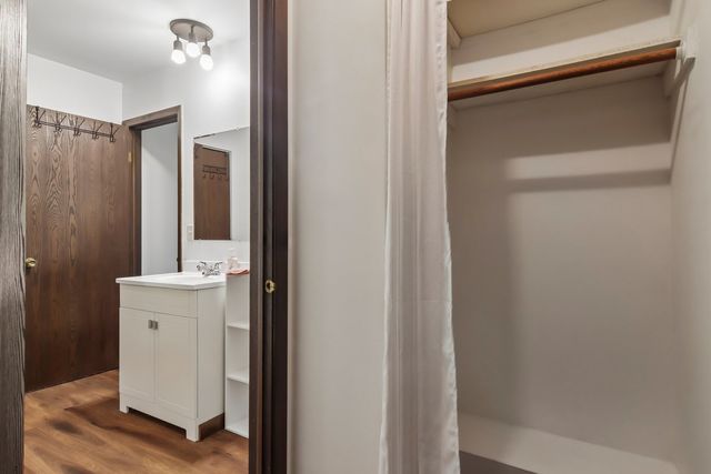 45 Willow Circle, Cary, IL 60013