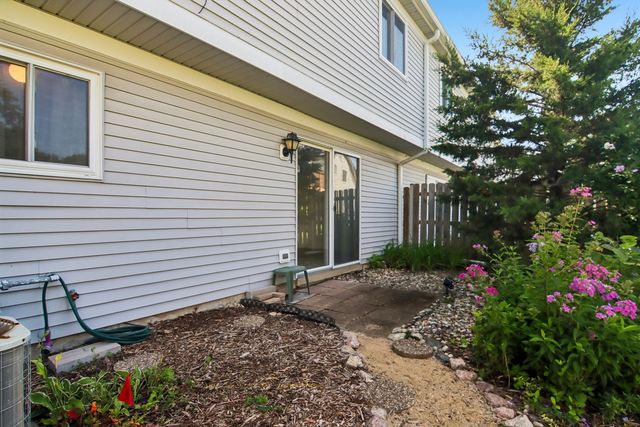 45 Willow Circle, Cary, IL 60013