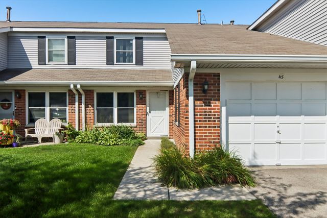 45 Willow Circle, Cary, IL 60013