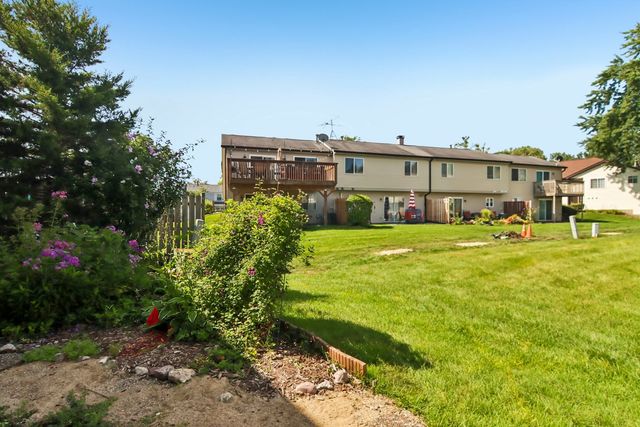 45 Willow Circle, Cary, IL 60013
