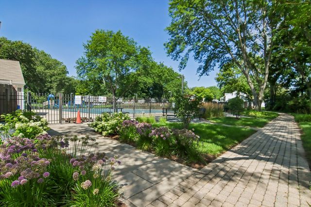 45 Willow Circle, Cary, IL 60013