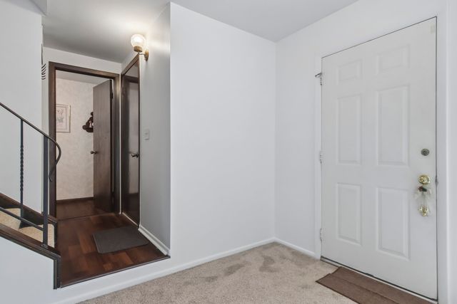 45 Willow Circle, Cary, IL 60013