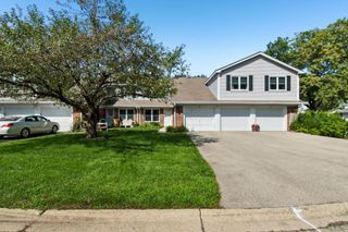 45 Willow Circle, Cary, IL 60013