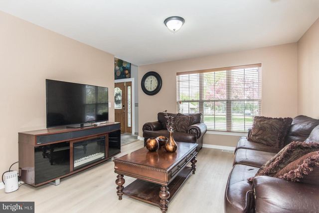 2903 GLENRICH AVE, Bristol, PA 19007