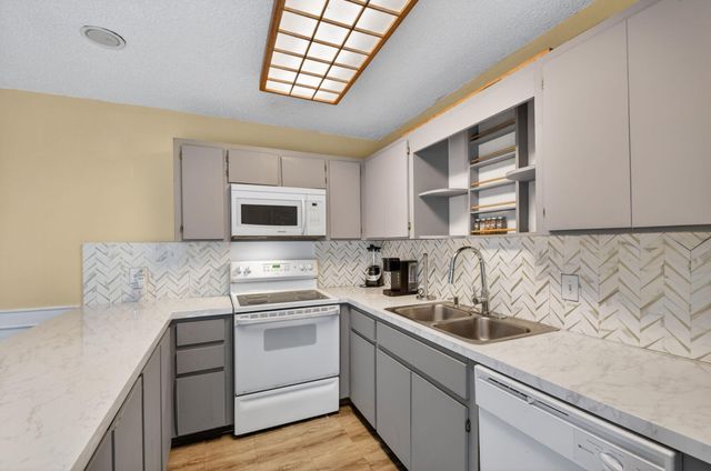 4175 Turnberry Circle 1102, Lake Worth, FL 33467